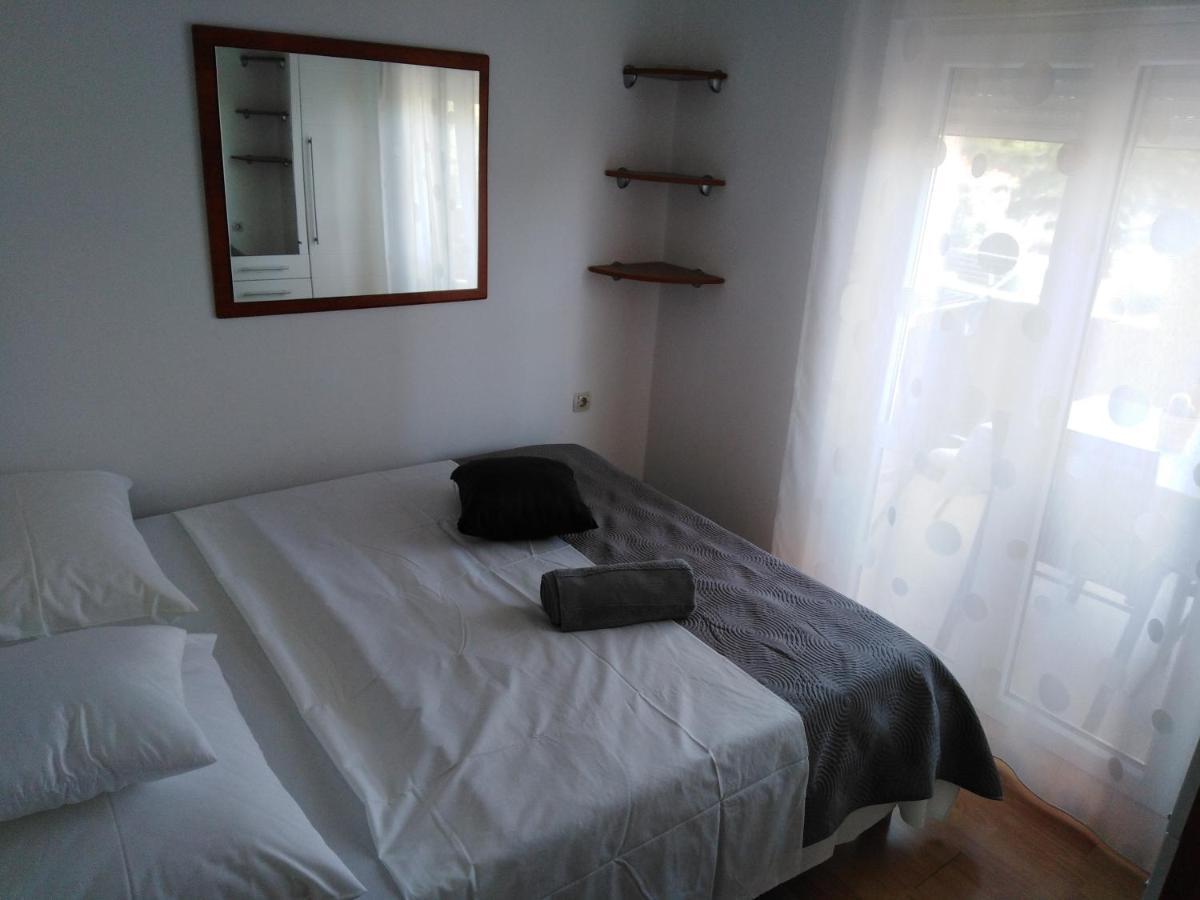 Apartments Ana Бибинє Екстер'єр фото