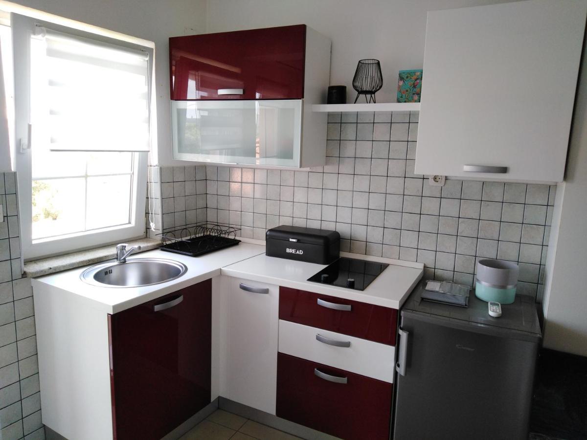Apartments Ana Бибинє Екстер'єр фото
