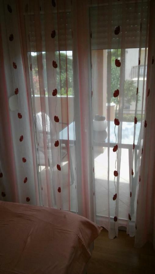 Apartments Ana Бибинє Екстер'єр фото