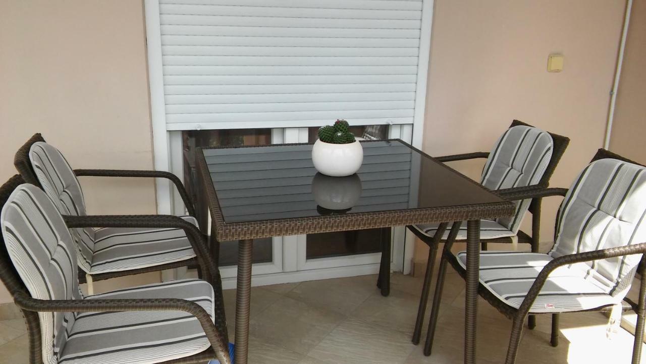 Apartments Ana Бибинє Екстер'єр фото
