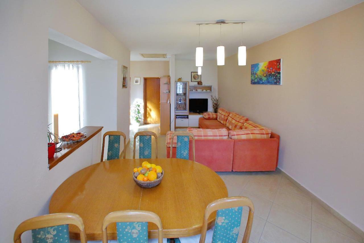 Apartments Ana Бибинє Екстер'єр фото