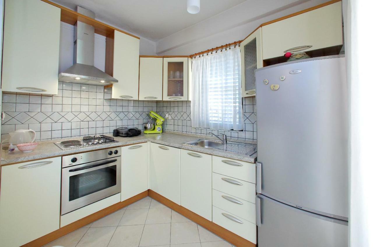Apartments Ana Бибинє Екстер'єр фото