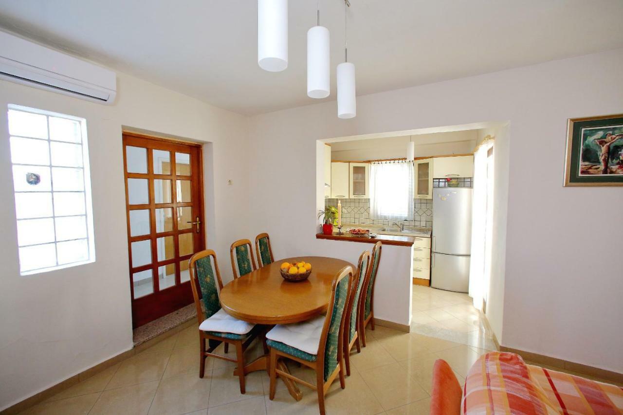 Apartments Ana Бибинє Екстер'єр фото