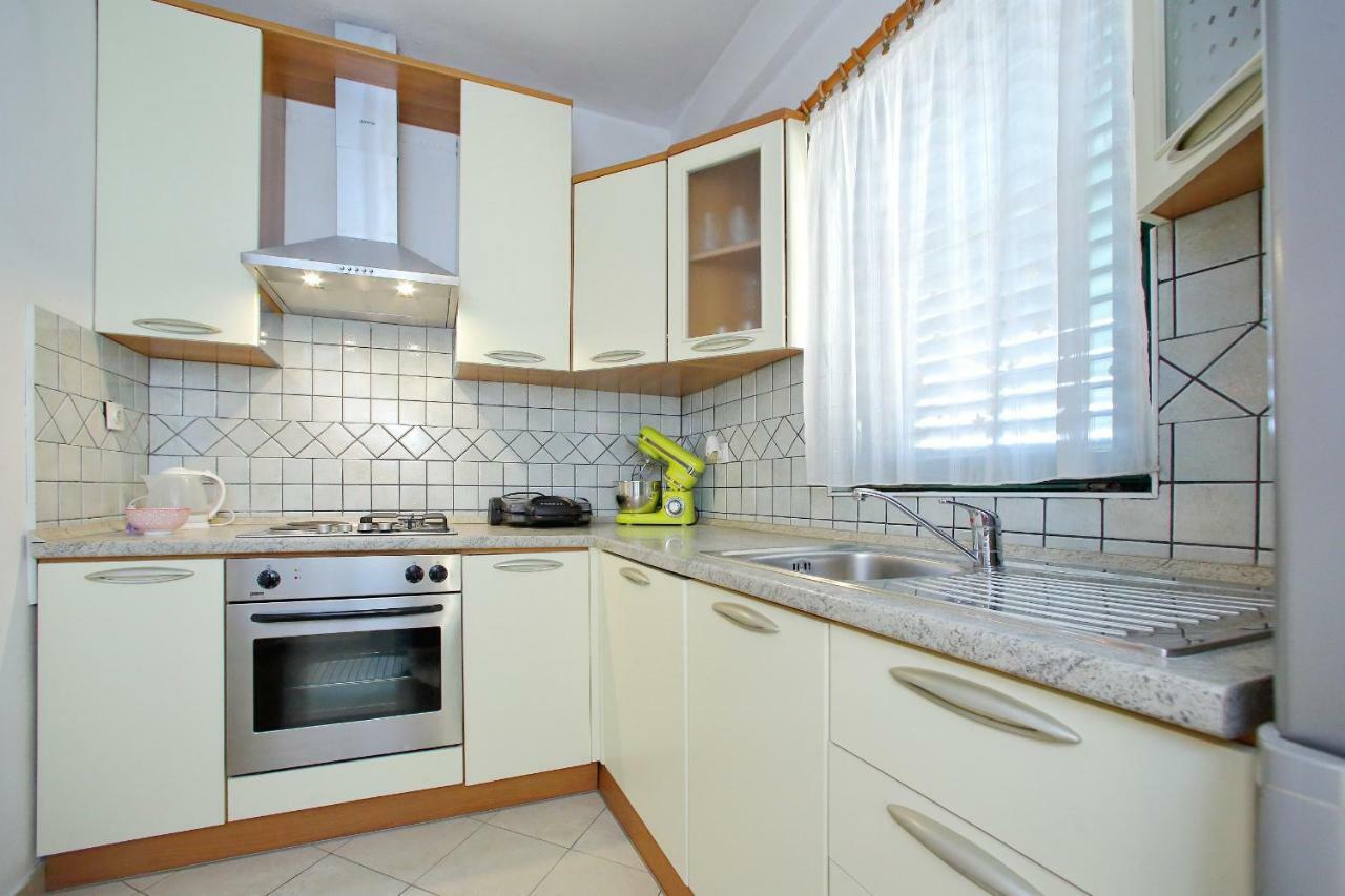 Apartments Ana Бибинє Екстер'єр фото
