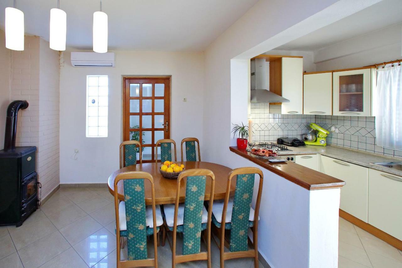 Apartments Ana Бибинє Екстер'єр фото