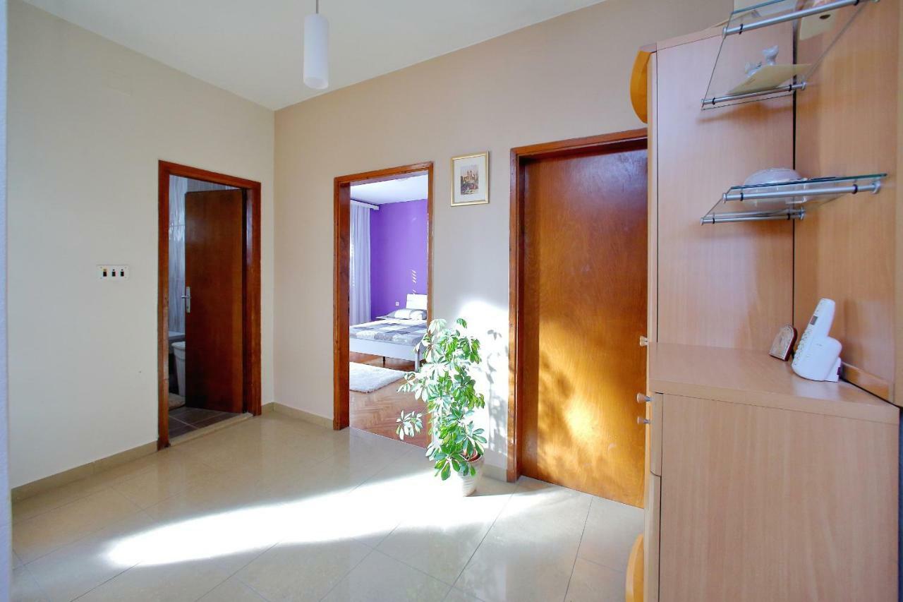 Apartments Ana Бибинє Екстер'єр фото