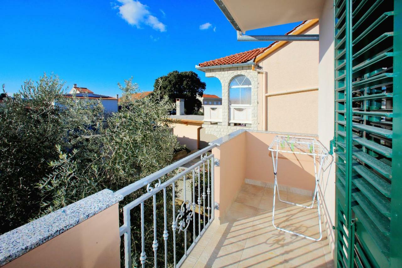 Apartments Ana Бибинє Екстер'єр фото
