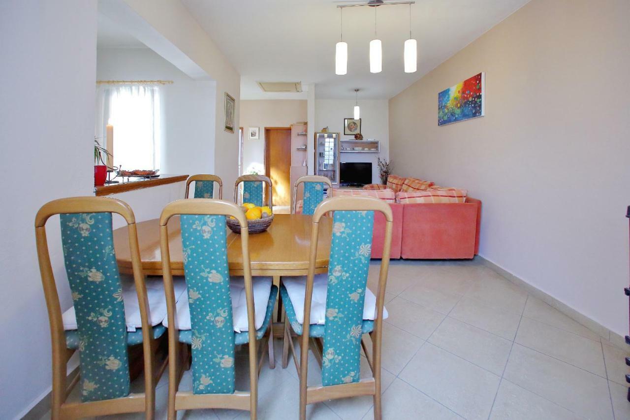 Apartments Ana Бибинє Екстер'єр фото