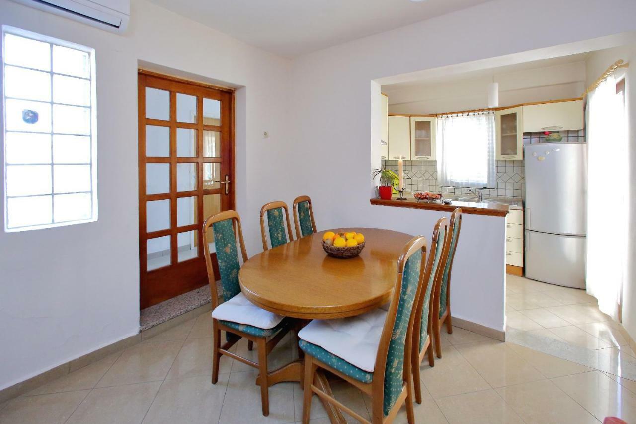 Apartments Ana Бибинє Екстер'єр фото